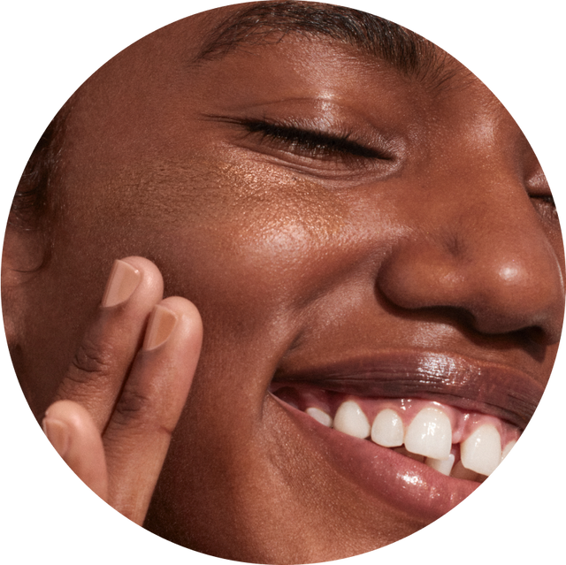 1. Create a radiant base for makeup with Glowscreen