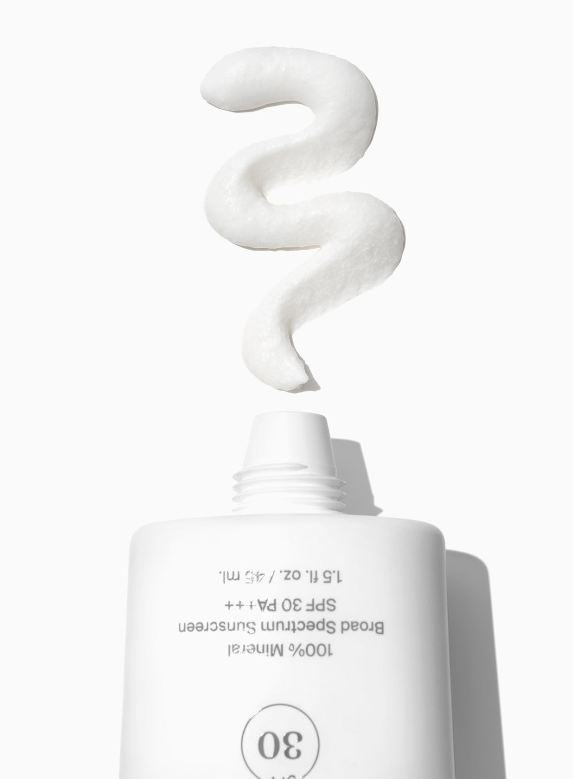 Sheerscreen SPF 30 1.5 fl. oz. Packshot with texture